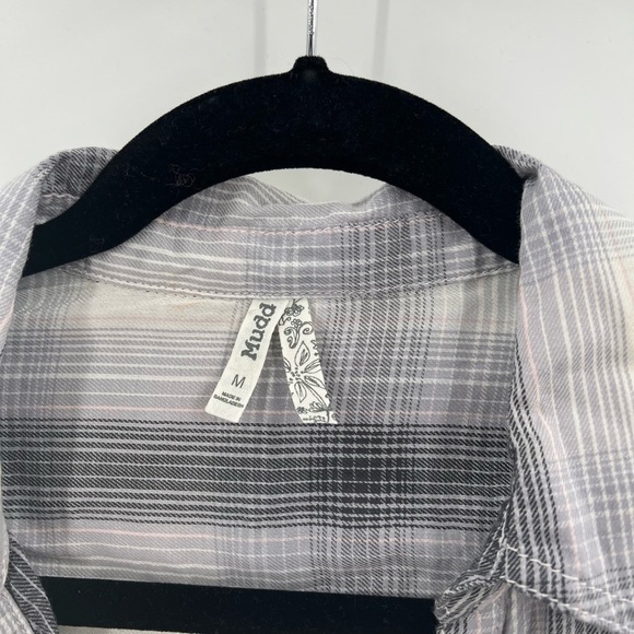 Mudd Plaid Long Sleeve Button Down Ladies Medium NEW - Picture 4 of 7